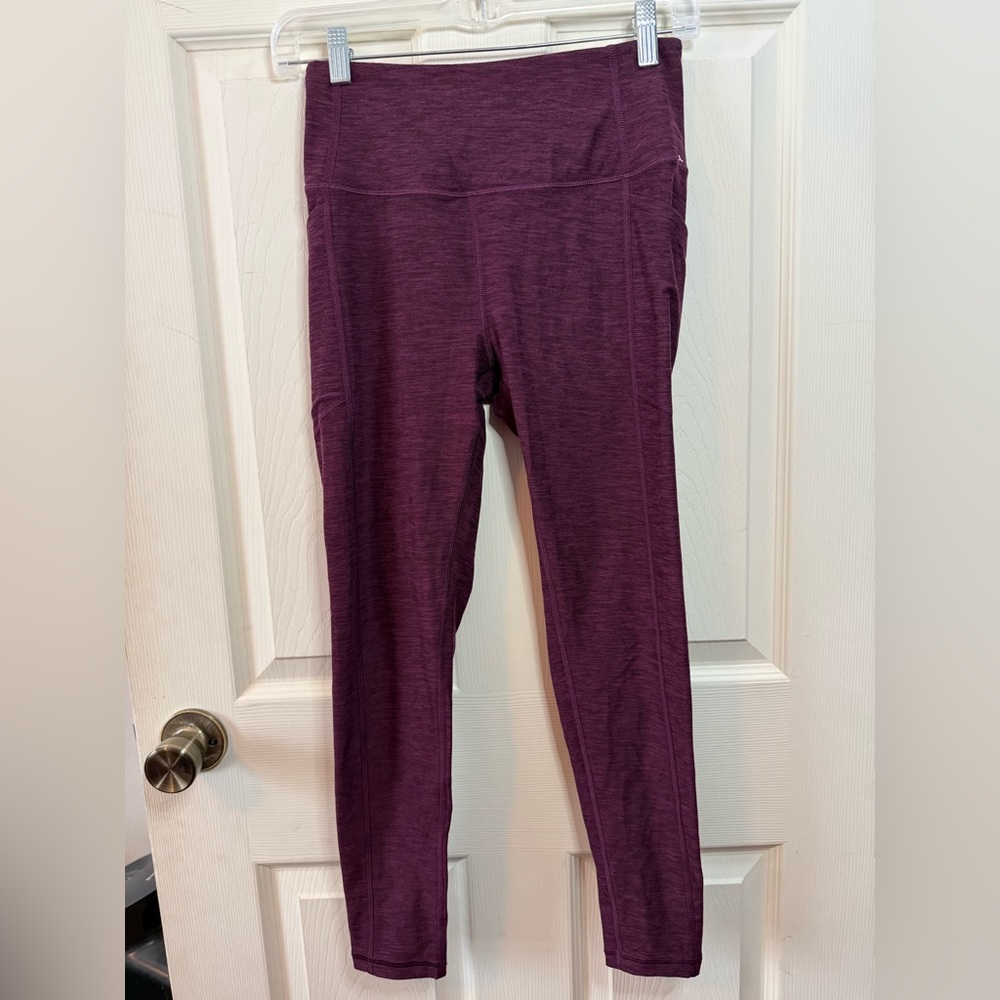 Victoria's Secret Maroon Studio Leggings 7/8 length Size 6 w/pockets NWT